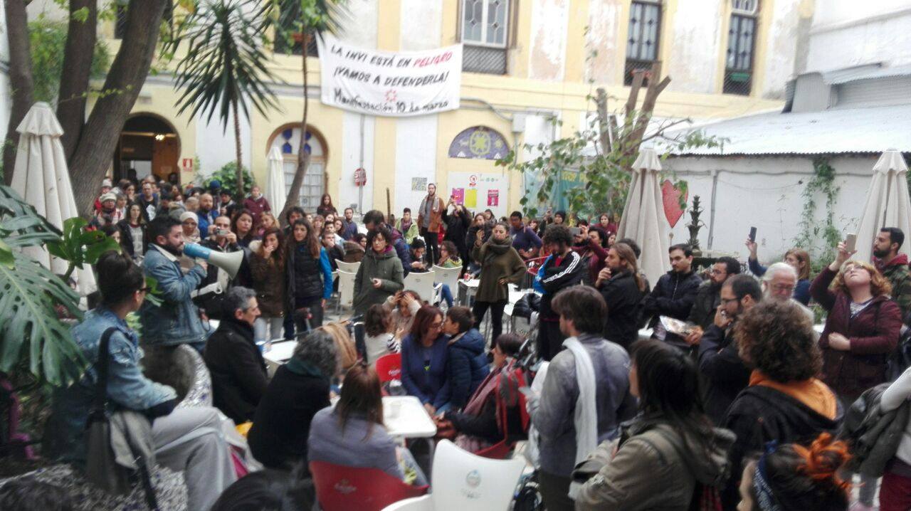 La Casa Invisible sigue abierta pese al intento de cierre por parte del Ayuntamiento y el alcalde Francisco de la Torre